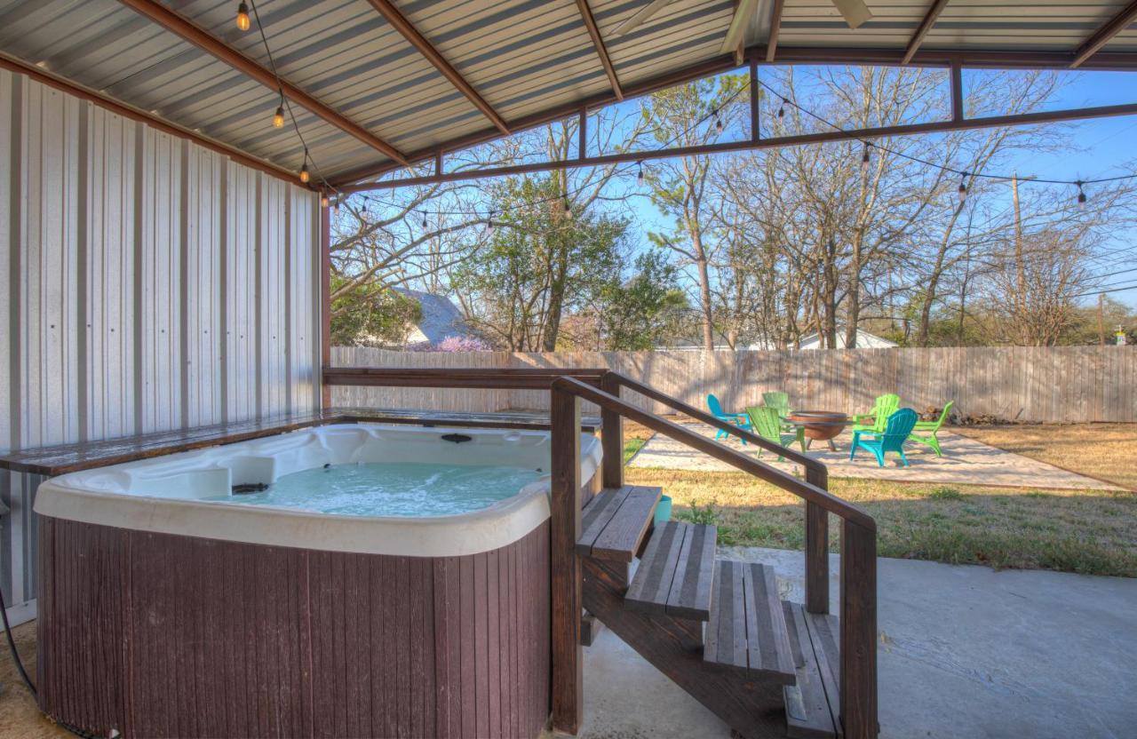 Hackberry Retreat - Hot Tub - Near Main Villa Fredericksburg Exterior foto